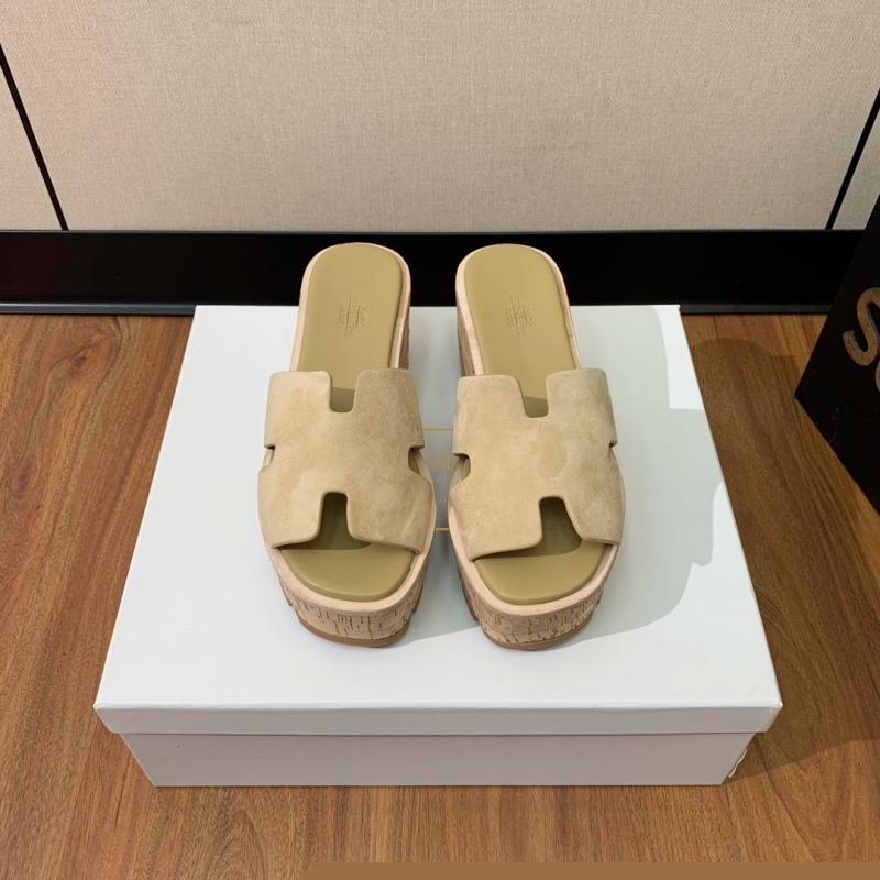 H**mes slippers